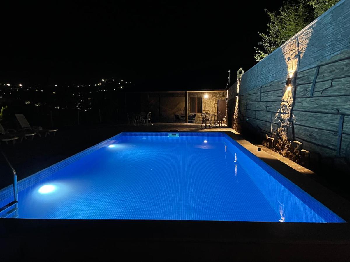 Kamar Hotel Ijevan Exterior foto